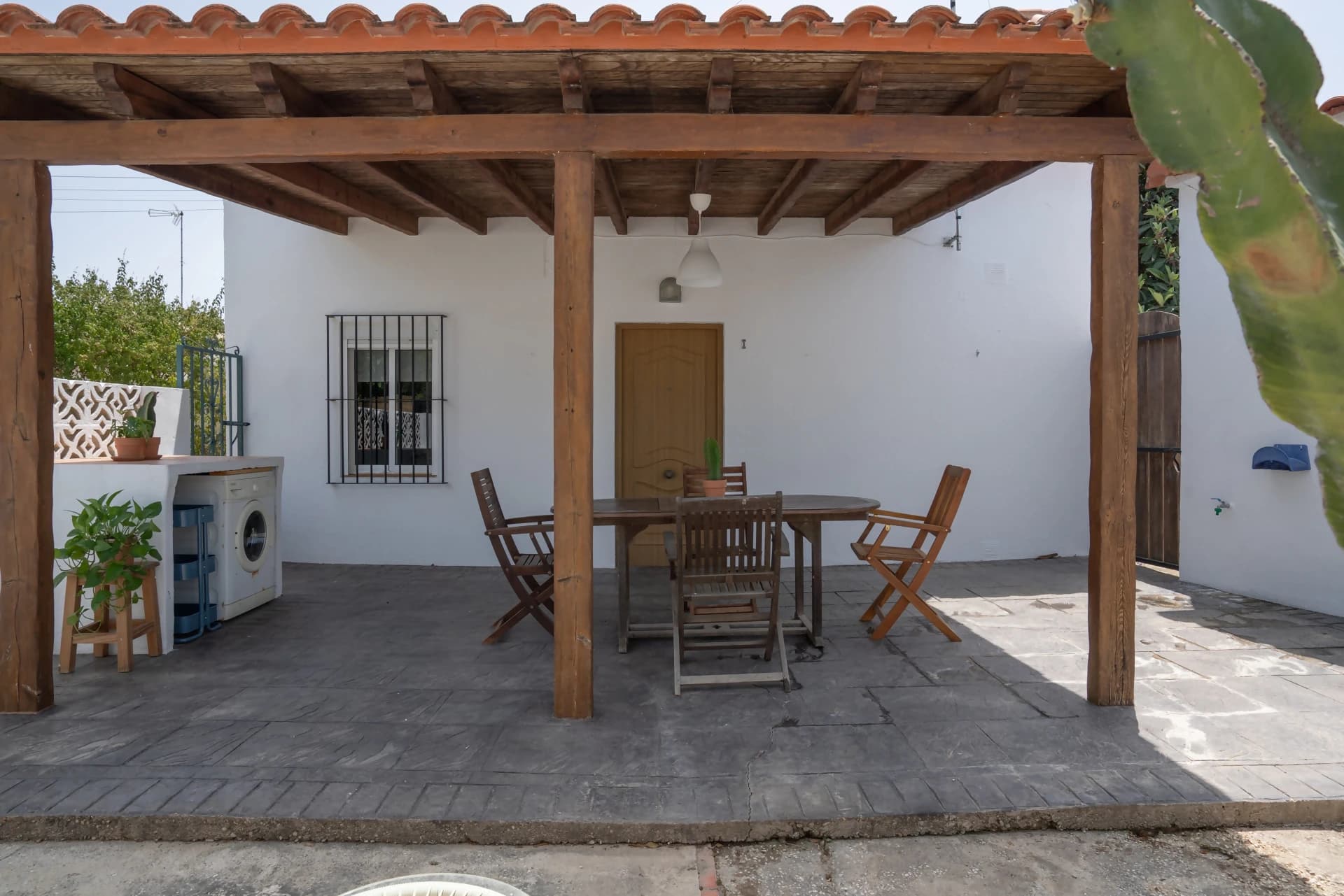 CALMA HOUSE photo